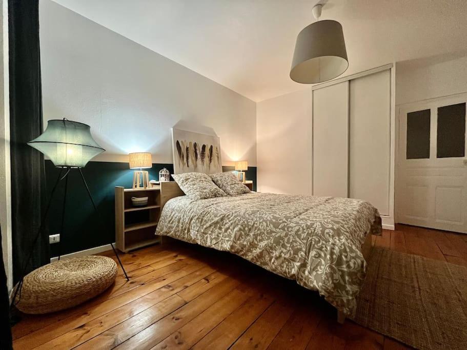 Appartement - Centre Ville Historique - Avec Vue Aurillac Eksteriør bilde
